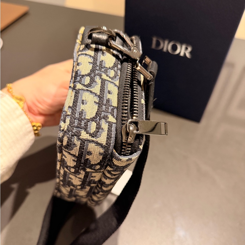 Dior Monogram Crossbody Bag in Oblique Canvas - Picture 7 of 10